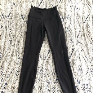 Lululemon wunder under leggings size 4
